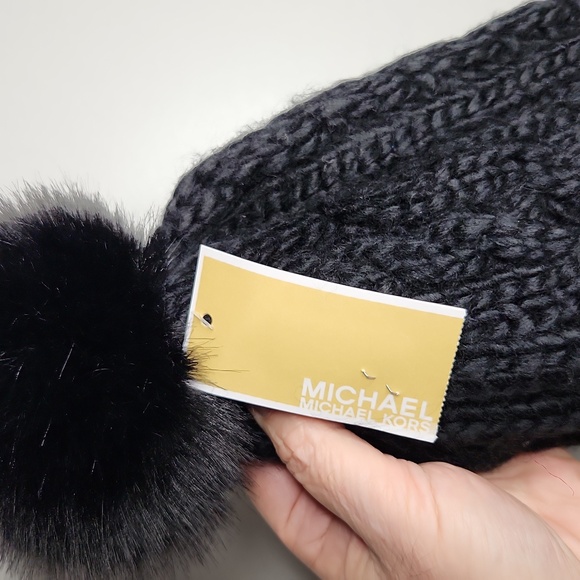 NWT MICHAEL KORS knit Black Or Cream beanie w/pompom (Price For 1 Pc) - Picture 2 of 4